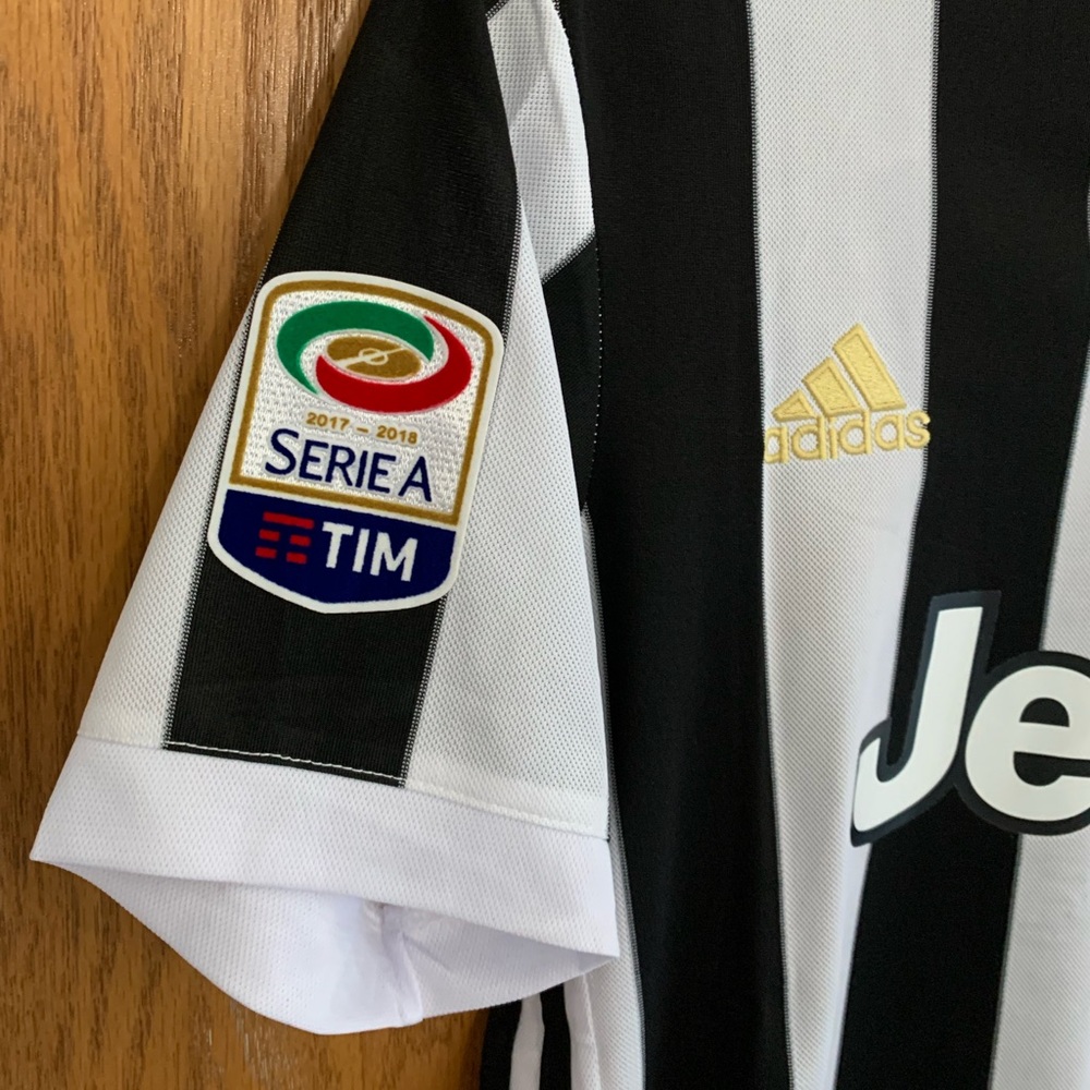 Juventus 17/18 Jerseys - Picture 2 of 12
